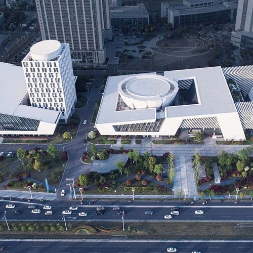 �������^